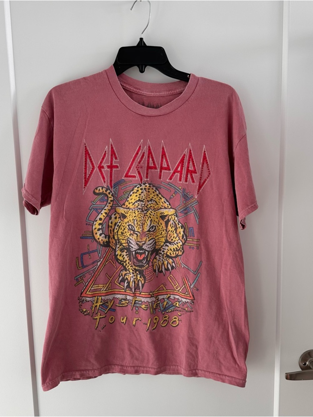 Def Leppard Women's Short Sleeve Tour Tee in Dusty Rose